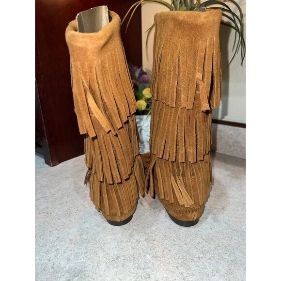 New Minnetonka 3-Layer Fringe Boots Size 6 - Tan *Best Seller* - Picture 7 of 9